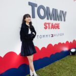 Suey Kwok Instagram - Feeling the electric energy on the Tommy stage at Clockenflap and chilling out with the soothing blue tones around me! 💙 @TommyHilfiger #TommyHilfigerHK #TommyFamily #ClockenflapVibes #BlueVibes