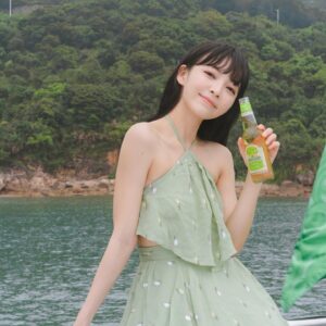 Suey Kwok Instagram - 夏日炎炎 坐低飲番杯 Somersby🍏🍏 今次SOMERBY的海上派對，利用三款極具特色的蘋果酒，調製適合炎炎夏日消暑解渴的雞尾酒，讓味蕾消暑一番！ 清脆的蘋果味和微妙的甜味，每一啖都伴隨果香，口感乾淨清爽💓 taste of summer☀️ 甜甜的味道伴著一點微醺 @somersby_hk #SOMERSBY #APPLECIDER #SOMERSBYHK #CIDERVIBE #SOMERSBY蘋果酒 #蘋果酒 #清爽蘋果味 #SOMERSBY梨味蘋果酒 #SOMERSBY芒果青檸味蘋果酒 #SOMERSBY盡情SUMMERCHILL