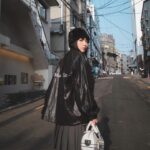 Suey Kwok Instagram – 晚上11點買了第二天早上9點半的機票
帶着五年前剩下的50000 Won 大概$300港幣安全抵達 ✈️✈️
表示十分興奮😄😄🐒