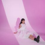 Suey Kwok Instagram – having a pink moment with a cute dress💖💫

📷 @kirkcheungvision 👗 @ceciliebahnsen @harveynicholshk
💈 @larryho_hairstylist 💄 @melodychiumakeup
