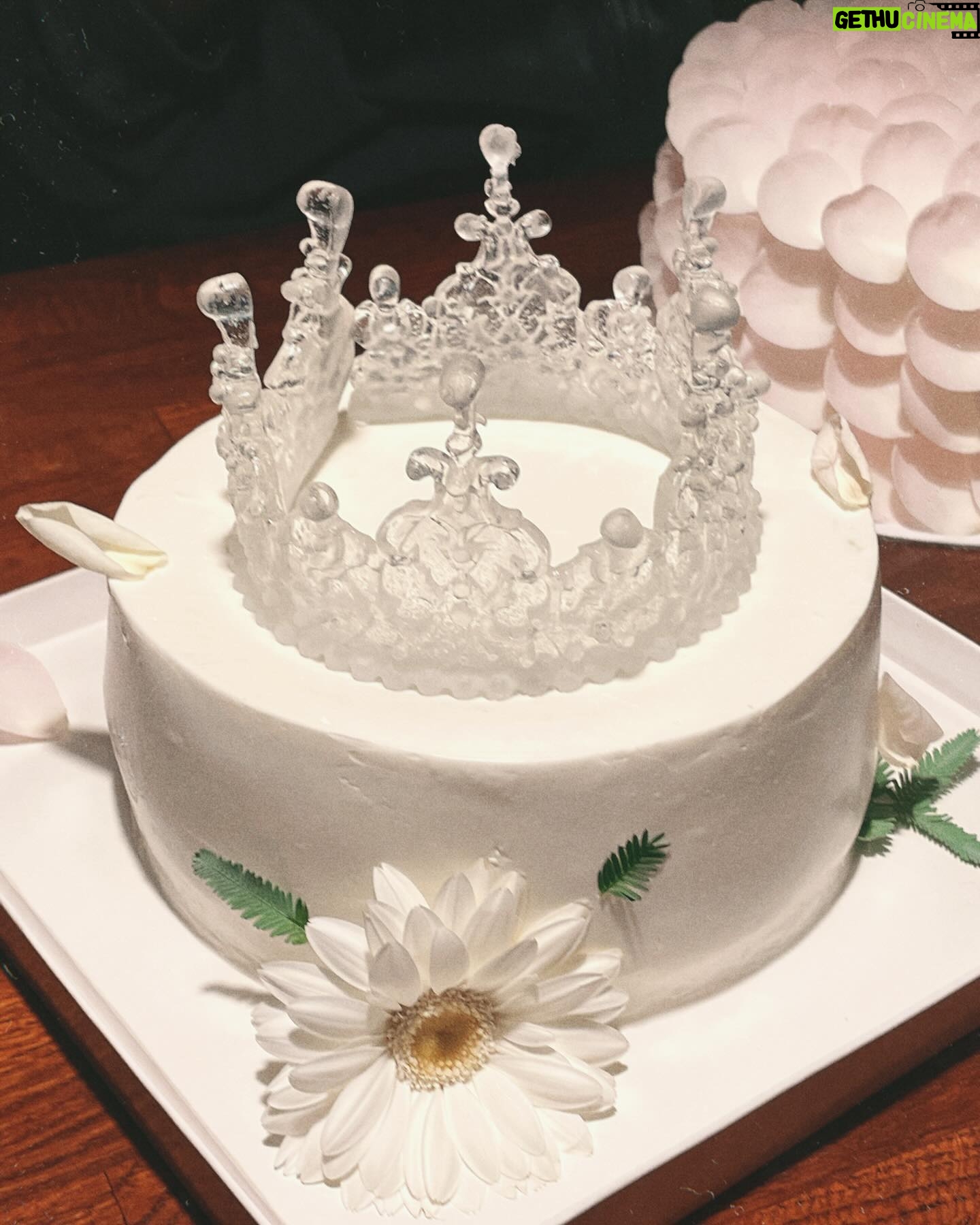 Suh Dong-joo - 7.5K Likes - 행복한 요즘 🎂🍰