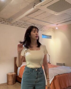 Suh Dong-joo Instagram - 머리 많이 자랐죠? 🤍