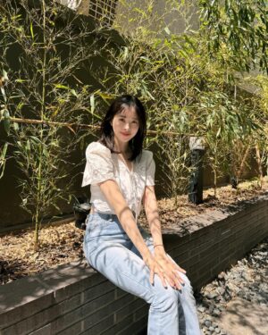 Suh Dong-joo Instagram - 오늘 서울은 하루종일 맑음 🩵