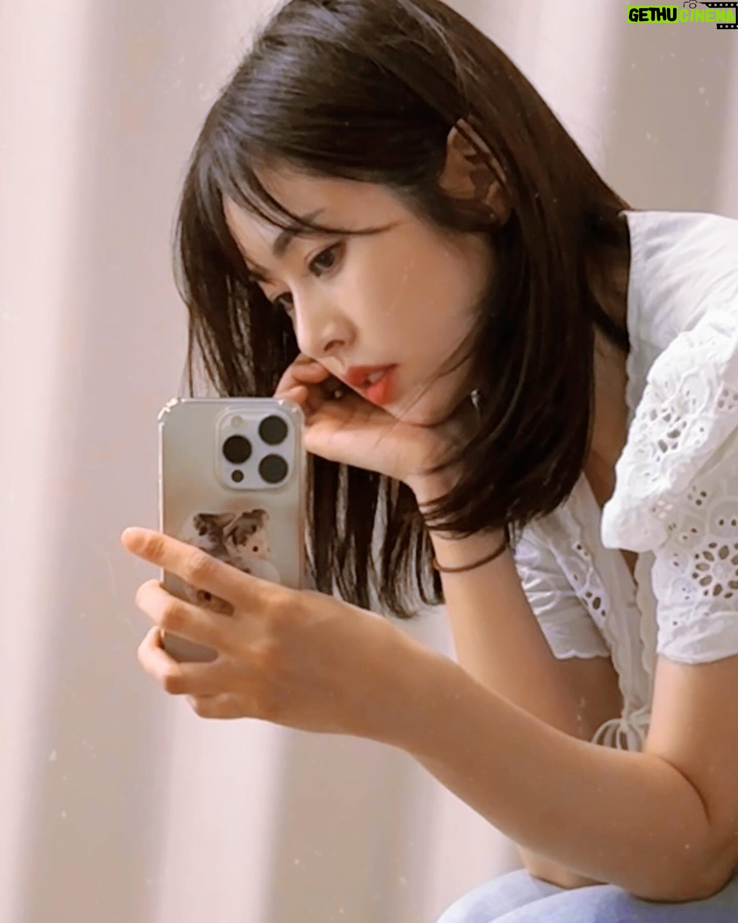 Suh Dong-joo - 6.4K Likes - 오늘 서울은 하루종일 맑음 🩵