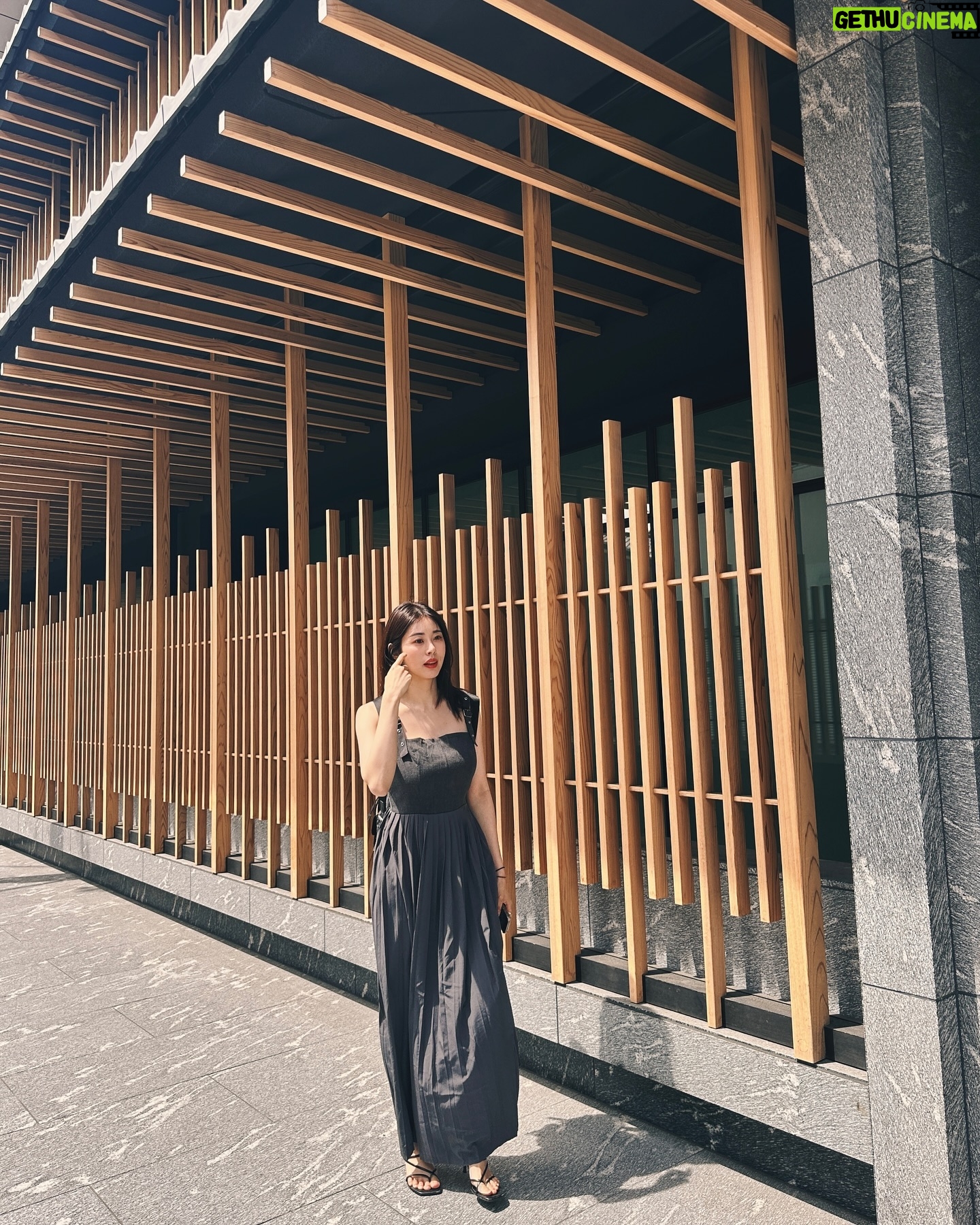 Suh Dong-joo - 5.8K Likes - 일본 출장🙂 한상윤 작가님 덕분에 엄마와 아저씨까지 다함께 즐겁고 바쁜 일정을 소화하고 잘 돌아왔어요 thank you @happypigart