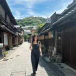 Suh Dong-joo Instagram - 일본 출장🙂 한상윤 작가님 덕분에 엄마와 아저씨까지 다함께 즐겁고 바쁜 일정을 소화하고 잘 돌아왔어요 thank you @happypigart