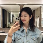 Suh Dong-joo Instagram - 일본 출장🙂 한상윤 작가님 덕분에 엄마와 아저씨까지 다함께 즐겁고 바쁜 일정을 소화하고 잘 돌아왔어요 thank you @happypigart