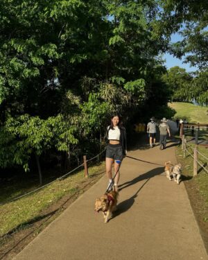 Suh Dong-joo Instagram - 날씨 좋았던 지난 주말 💛 the perfect weather to stroll around 💛