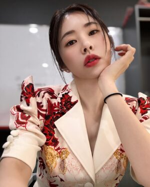 Suh Dong-joo Instagram - JTBC의 새로운 프로그램 <새로고침> 잘 보고 계시나요? 많관부🙂 감사합니다! 매주 목요일 밤 10시반 #새로고침