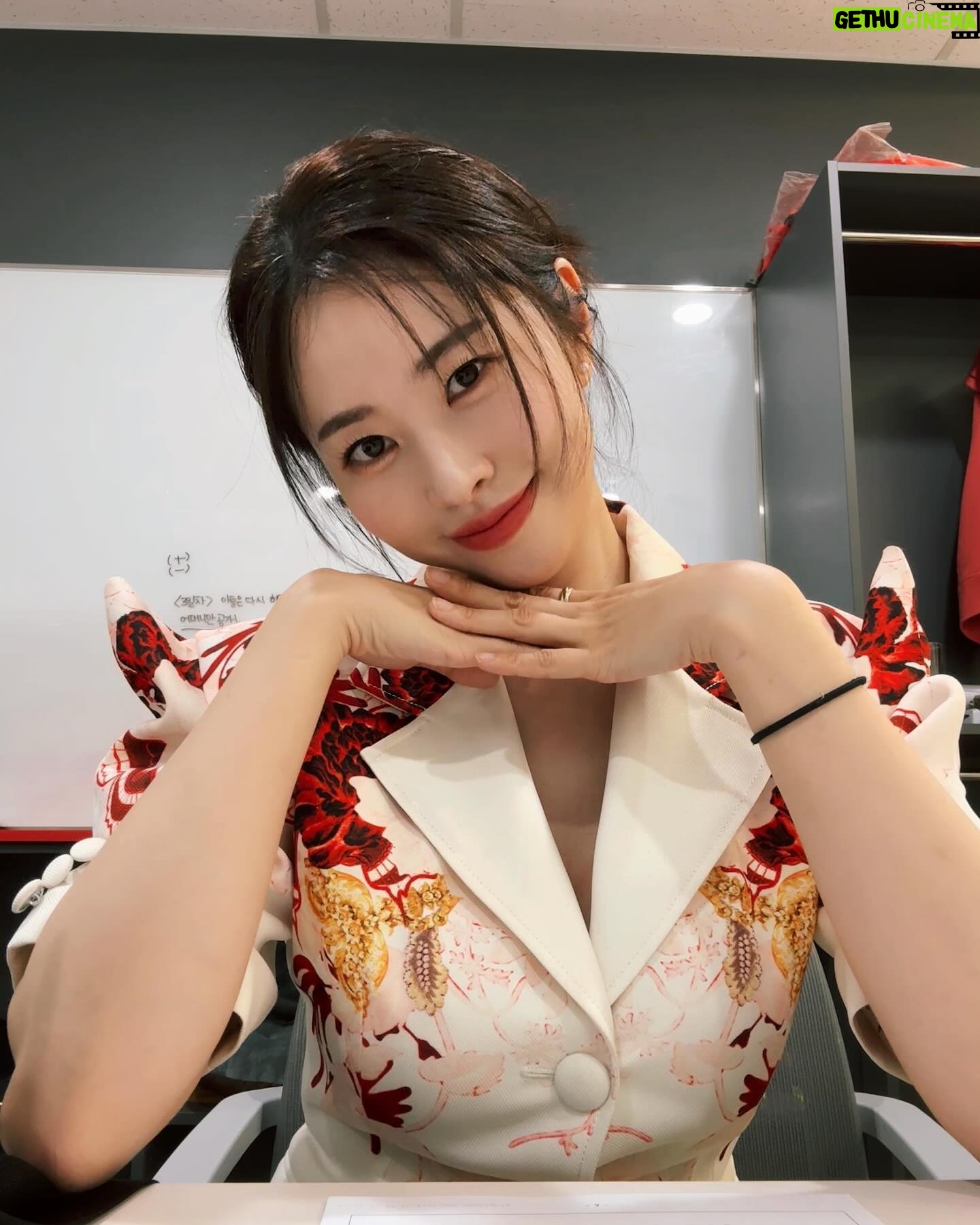 Suh Dong-joo - 6.2K Likes - JTBC의 새로운 프로그램 <새로고침> 잘 보고 계시나요? 많관부🙂 감사합니다! 매주 목요일 밤 10시반 #새로고침