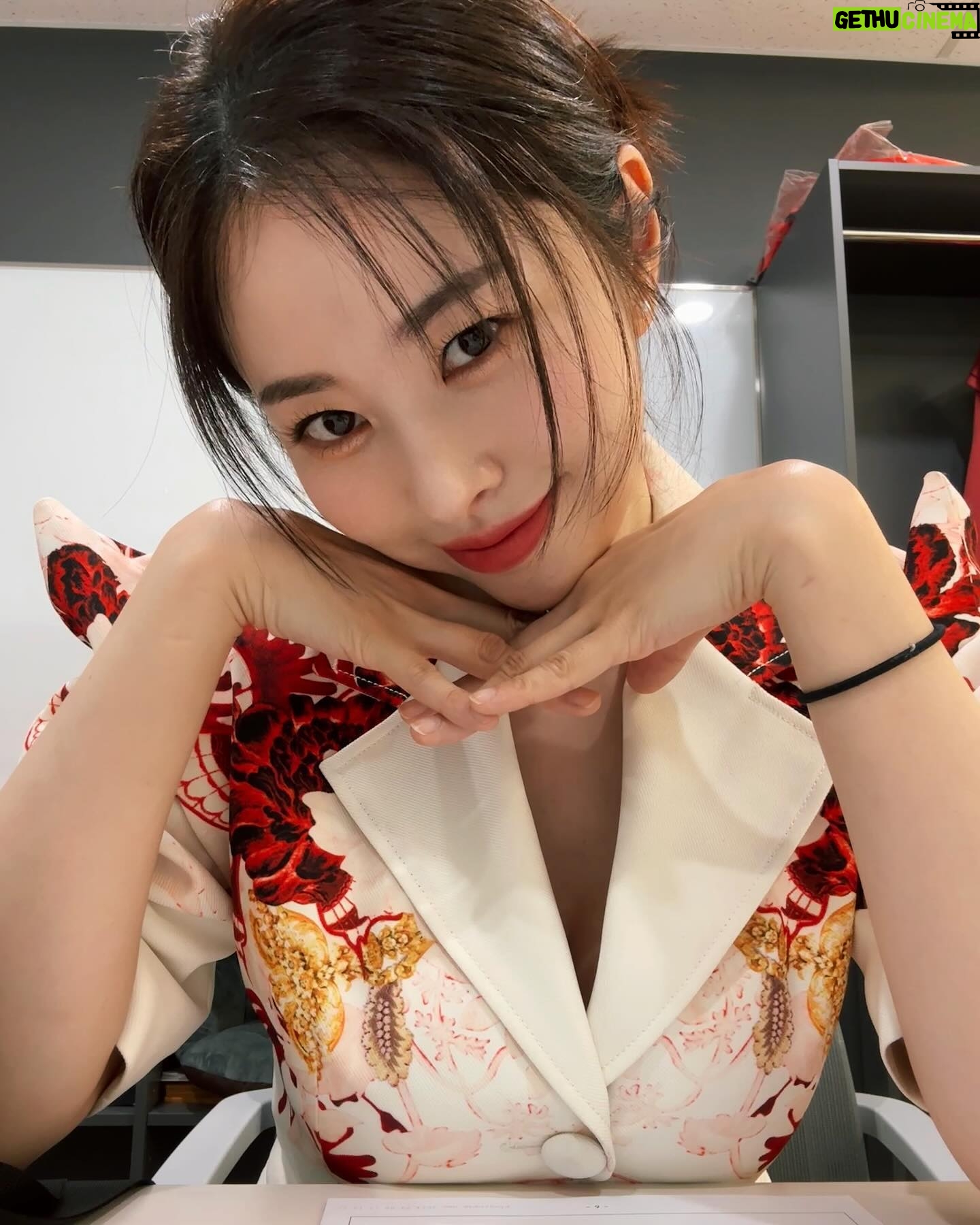 Suh Dong-joo - 6.2K Likes - JTBC의 새로운 프로그램 <새로고침> 잘 보고 계시나요? 많관부🙂 감사합니다! 매주 목요일 밤 10시반 #새로고침