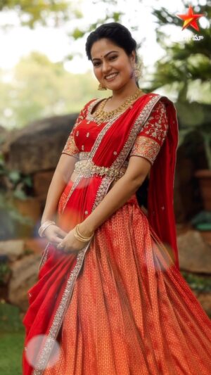 Suhasini Instagram - Epitome of grace- @suhasini_actress !! 

Watch #maabonalujathara today at 6 pm only on #starmaa.