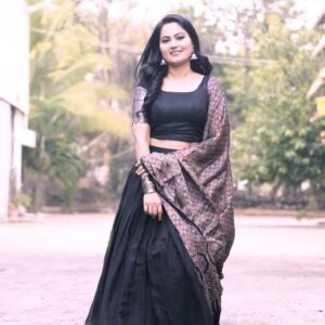 Suhasini Instagram - నటనతో ఎందరో అభిమానులను సంపాదించుకున్న సుహాసిని.. ఇప్పుడు సూపర్ క్వీన్‌గా మరెంతో మంది హృదయాలను గెలుచుకోవడానికి సిద్ధమయ్యారు. 

April 9th న premiere కాబోతున్న #SuperQueen2 ను #Zee5 లో miss అవ్వకుండా చూడండి!

@pradeep_machiraju @vidyuraman @mounikayadav.9 @priyankachowdary21 @anchorprashanthiofficial @esternoronhaofficial @suhasini_actress @pulsar_bike_jhansi @likitha_murthy_15 @jabardasth_pavithraa @anala.susmitha