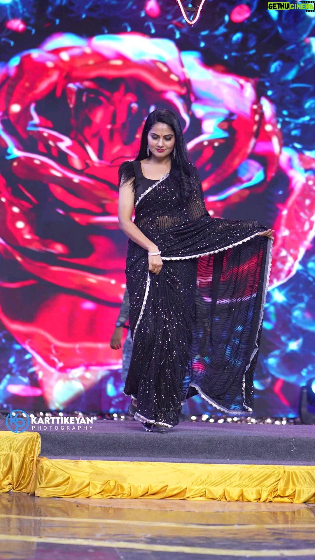 Suhasini - 23K Likes - Black 🖤
Beautiful sarree by : @sri.korukonda
Pic by :@karttikeyanphotography
#suhasiniactress
#suhasini
#hyderabad #hyderabadactors #saree #events