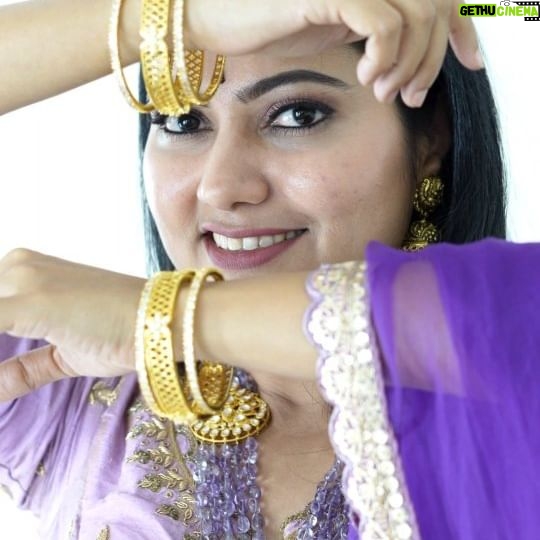 Suhasini - 6K Likes - లేకుంటే చెక్కి ఉంటారా అచ్చు నీలా శిల్ప సంపదా
Pic by : @karttikeyanphotography
#suhasiniactress #suhasini #jwellery #jwellerycollection #jwellerydesign #hyderabad