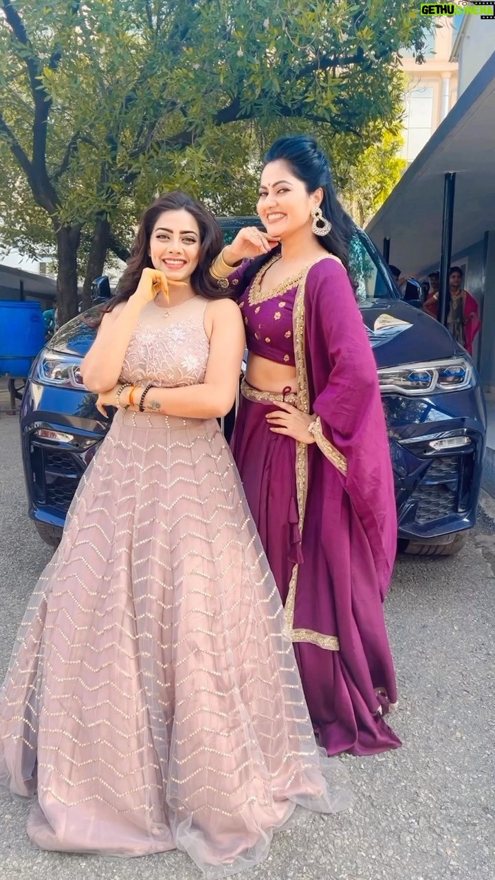 Suhasini - 69.7K Likes - Late to this trend hook step 😍😍
.
.
.
#newmusic #newreels #instagram #instareels #susmithaanala #teluguactress #artistsoninstagram #artistlife #baharlahamadhumas #baharla #couplereels