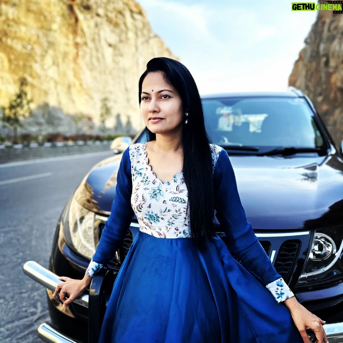 Suhasini - 6.1K Likes - Morning blues
Designer @radhe_shyam_designer_studios
*
*
*
*
*
#suhasiniactress #bollywoodactress #teluguserialactress #teluguserial #hyderabad #blue