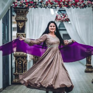 Suhasini Instagram - Simple yet elegant💞💞

Behind the lens : @oathoflove.co 
Elegant design by :@pinkpetalsdesignhouse