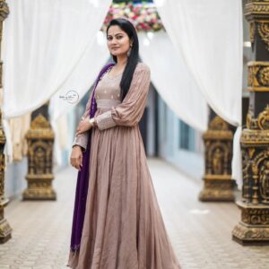 Suhasini Instagram - Simple yet elegant💞💞

Behind the lens : @oathoflove.co 
Elegant design by :@pinkpetalsdesignhouse