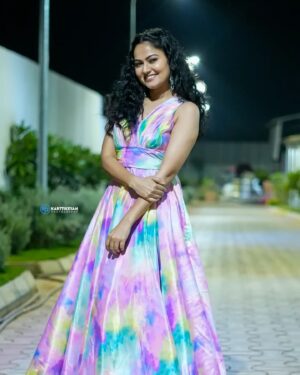 Suhasini Instagram - Girls like to swing and twirl 
Designed by : @sreha_designer_studio 
Behind the lens :@karttikeyanphotography
#suhasiniactress #indianserial
#indianserialactress #telangana #instafashion