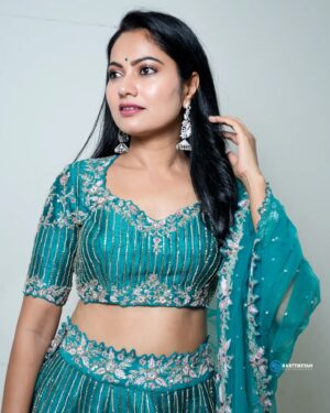 Suhasini Instagram - I wish this year obtains you as much joy and success as the Diwali candles.
Photographer @karttikeyanphotography 
#diwali #suhasiniactress
