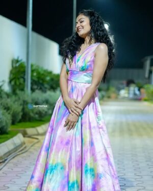 Suhasini Instagram - Girls like to swing and twirl 
Designed by : @sreha_designer_studio 
Behind the lens :@karttikeyanphotography
#suhasiniactress #indianserial
#indianserialactress #telangana #instafashion
