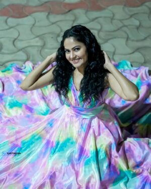Suhasini Instagram - Girls like to swing and twirl 
Designed by : @sreha_designer_studio 
Behind the lens :@karttikeyanphotography
#suhasiniactress #indianserial
#indianserialactress #telangana #instafashion