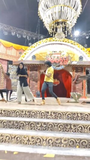 Suhasini Instagram - Get ready for Diwali special guys @ ETV 9:00AM - 24th
With such an amazing person @suhasini_actress Garu.❤️🤗happy to work with u Ma’am 🙌🤗❤️..

#pareshanurasong #dance #choreo #happy #shoot #shooting #live #smile #diwali #fun #dancing #performance #etv