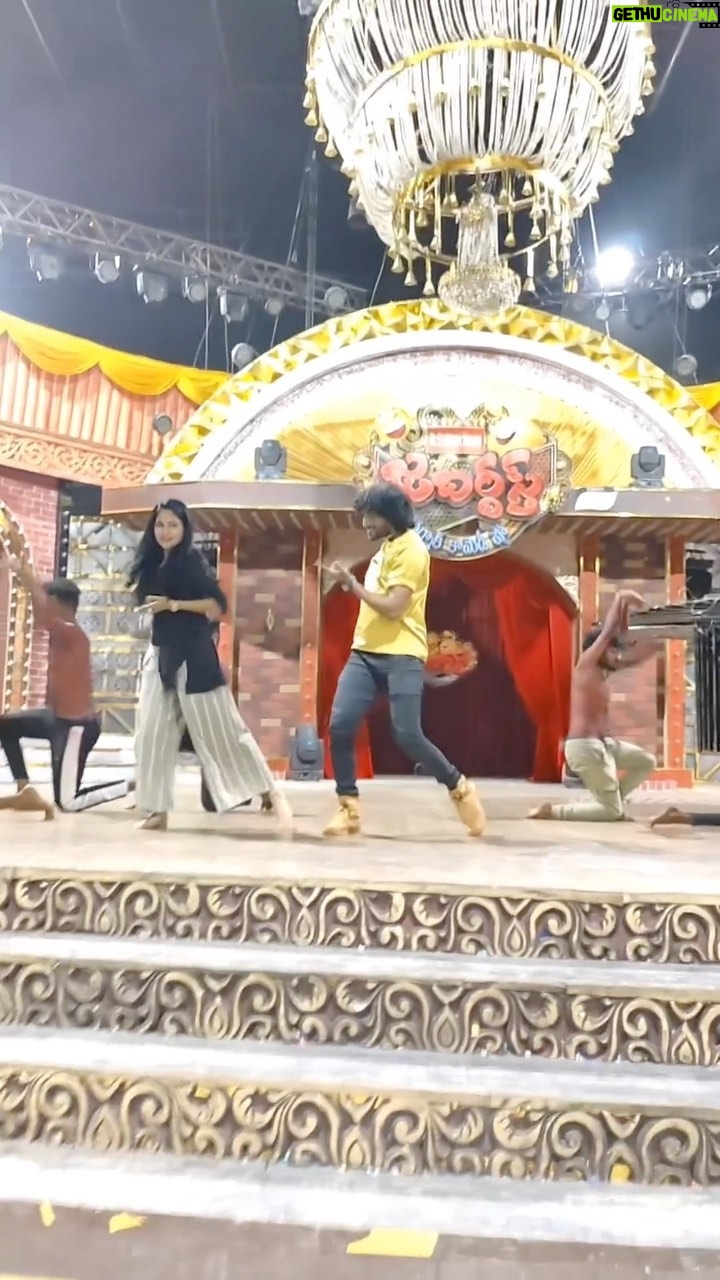 Suhasini - 15.4K Likes - Get ready for Diwali special guys @ ETV 9:00AM - 24th
With such an amazing person @suhasini_actress Garu.❤️🤗happy to work with u Ma’am 🙌🤗❤️..
#pareshanurasong #dance #choreo #happy #shoot #shooting #live #smile #diwali #fun #dancing #performance #etv