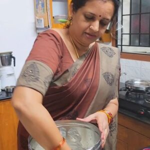 Sujatha Babu Ramesh Instagram - Soft aa இட்லி மாவு 😍😍
#instagram #instareels #reelindia #shorts #reels #insta #homemade #kitchen #cooking #rice #southindian #idli #dhosa #saree #sareelover #trending #viral #youtube #youtubechannel #influencer #dinner #breakfast
