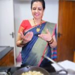 Sujatha Babu Ramesh Instagram - மைதா பிஸ்கட்😍😍👌 வேற லெவல்🩷🩷🩷 டேஸ்ட் 😄😄🩷🩷🩷🩷 #reels #reelsinstagram #reelsinstagram😍 #reelitfeelit #shorts #shortshorts #youtube #youtubechannel #sujathababu #vegetation #foodie #reelsvideo #trending #trendingreels #fb #suntv