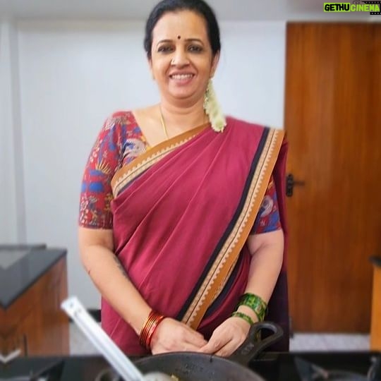 Sujatha Babu Ramesh Instagram - 😍திருவாதிரை களி 😍 @manmanam_naturals #reels #reelsinstagram #reelsindia #insta #instareels #shorts #youtube #youtuber #youtubevideo #youtubechannel #receipe #easy #cooking #kitchen #celebrity #festive #festival #rice #sweet #homemade #saree #sareelove #sareecollection