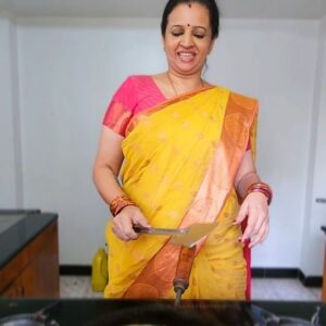 Sujatha Babu Ramesh Instagram - 😍😍😍😍 RAVA DHOSAI 😍😍😍
#reels #reelsinstagram #instagram #shorts #youtube #youtuber #influencer #video #viral #viralvideos #trendingreels #homemade #kitchen #southindian #cooking #dinner #breakfast #easy #simple #recepies