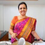 Sujatha Babu Ramesh Instagram - 😍😍cheeslings 😍😍crispy yummy #reels #shorts #instagram #instareels #influencer #youtubechannel #youtuber #shortsvideo #saree #trendingreels #viral #teatime #snacks #oil #summerholidays #crispy #easy #easyrecipes #homemade #homemadefood
