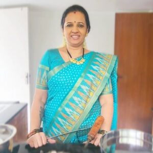 Sujatha Babu Ramesh Instagram - ராகி தோசை 😍😍 easy healthy
#reels #reelsinstagram #insta #instareels #shorts #youtube #youtubechannel #youtubevideo #easy #receipe #breakfast #dinner #saree  #sareelove

ராகி மாவு, அரிசி மாவு, ரவை, எண்ணெய், சின்ன வெங்காயம், பச்சைமிளகாய், உப்பு