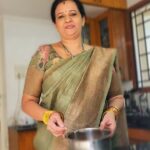 Sujatha Babu Ramesh Instagram - கோடை வெயிலுக்கு குளு குளு பானகம் 😍😍😍😍#reels #instareels #instagram #youtuber #shorts #influencer #trendingreels #shortsvideo #youtubechannel #cooking #summer #cool #healthy #drink #beatthesummer #holiday #summerdays #kids #simple #easy #budget #budgetfriendly #homemade #homemadefood #trending #viral #trendingvideos #saree #summercollection