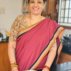 Sujatha Babu Ramesh Instagram - Soft ஆன மைசூர் பாக் 😍😍😍
#reels #instagram #reelsinstagram #reelsi̇nstagram #reelsindia #shorts #youtube #youtubevideo #youtubeshorts #video #trending #trendingreels #viral #viralvideos #sweet #festival #function #homemade #cooking #kitchen #saree