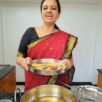 Sujatha Babu Ramesh Instagram - அவல் Finger chips 😄😄😄🥰🥰🥰#reels #instareels #instagram #youtuber #shorts #influencer #trendingreels #shortsvideo #youtubechannel #cooking #homemade #homemadefood #kitchen #oil #snacks #evening #teatime #fried #saree #sareelove #easy #simple