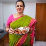 Sujatha Babu Ramesh Instagram - Seasonal fruit மாம்பழ பணியாரம் 😍😍😍#reels #reelsinstagram #instareels #shorts #youtube #youtubechannel #youtubevideo #shortsvideo #instagram #homemade #homemadefood #snacks #summer #holiday #saree #sareelove #sareecollection #easy #easyrecepies #simple #oil