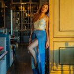 Sukhmani Sadana Instagram – A little posing hurt no one 
1,2,3,4 or 5? 🔹🔷🔹

Wearing @zaitraclothing 
Shot at @theritzcarltonpune 
Camera @shubham_wanjare.jpg 

#sunset #sunsetphotography #sunsetlovers #sukhmanisadanaXRitzCarlron #sukhmanisadana #ritzcarlton #ritzcarltonpune #punecity #travelhost #collaboration #travelwithsuki #host #anchor