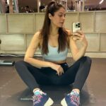 Sukhmani Sadana Instagram - Back in the Gym after a month. Calls for some aches, pains and tears 😓