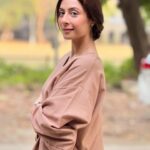 Sukhmani Sadana Instagram – Sunday Serenity 🤎 

Reminder to just ‘Breathe’. 

#calm #peace #breathe #sundayreminder #serene #grateful #slowdown #onelifeliveit #yolo #itsallgood