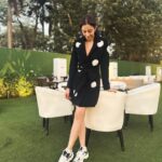 Sukhmani Sadana Instagram - Came home with ‘The Women Of Wonder’ Achievers Awards 2024 🏆 Thanks @wowawards 🙏 Wearing my blazer dress by @officialjuhibengani Wardrobe styling by @auorstudio #wowachieversawards #wowachieversawards2024 #sukhmanisadana #writeractor #lionsclubofbombay #womenofwonderawards #womenofwonder2024 #mumbai #india #womanpower #officialjuhibengani #auorstudio #blackblazerdress #award