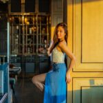 Sukhmani Sadana Instagram – A little posing hurt no one 
1,2,3,4 or 5? 🔹🔷🔹

Wearing @zaitraclothing 
Shot at @theritzcarltonpune 
Camera @shubham_wanjare.jpg 

#sunset #sunsetphotography #sunsetlovers #sukhmanisadanaXRitzCarlron #sukhmanisadana #ritzcarlton #ritzcarltonpune #punecity #travelhost #collaboration #travelwithsuki #host #anchor