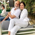 Sukhmani Sadana Instagram – Life gave me a lot of reasons to smile and my parents are on TOP of the list :) 

Thank you papa for always showing up when I needed you. No matter what, you have always been supportive and shown me the right path. Im truly the luckiest daughter and blessed to have you as my father. I wish for everyone man to be as sensitive and kind as you 🤍 @sadanajaspal 

#myuniverse #family #fatherdaughter #sadana #loveyourfamily #touchwood #happybdaypapa