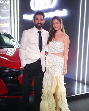 Sukhmani Sadana Instagram - Some of my fav peeps at the Elle List Awards 2023!

@audi @audiin @elleindia @tajlandsend @sukhmanisadana 

#anchor #host #ellelistawards2023 #redcarpet