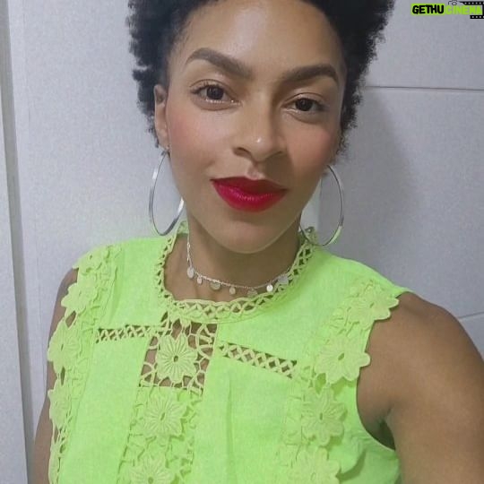 Sul Rosa - 3 Likes - Passando para deixar aquele beijo e dizer que sumi mas estou bem!
☺️🙏🏾😍
.
.
.
#motivacional #motivacao #motivação #neguinha #pretinha #pretinhadopoder #melanina #cabeloafro #cacheada #cacheadas #negra #negraslindas #mulheresgostosas #negrasgostosas#frasedodia #mensagem #mensagemdodia #pretasgostosas#ficargostosa #negrasiluminadas #mulhergoiana #goiana #baiana #goiania #modafeminina #workout #workoutmotivation #gym #gymmotivation