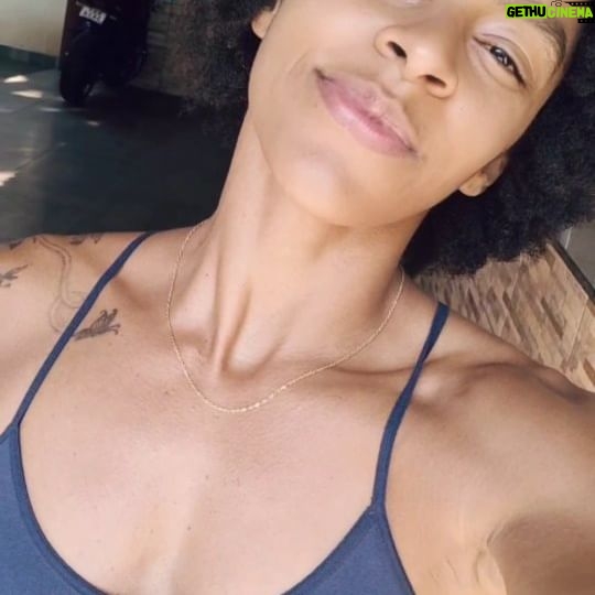 Sul Rosa - 668 Likes - Ela tem cores, curvas, sabores, coisas que seduz
Eu levo flores, som de cantores e ela ama ouvir
Se der minha hora, preciso embora, mas ela me impede
De um jeito louco, fica um pouco, sou incapaz de ir
Não vou mentir, fiquei envolvidão✨
.
#finaldoano #diasmelhores #fé #gratidao #mamaedeprimeiraviagem #lgbt