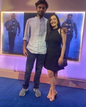Sulagna Panigrahi Instagram - Last night was the screening of a very very special film for us🥰🥰 
So glad to be a part of it and meeting such lovely human beings 😍😍
Pic1- me 😋
Pic2- our extremely talented director who made this heart warming film @hiteshbhatia79 with his kitty ladies 😋 @maddymadhuc @shiwangi_peswani 
Pic 3- the king of memes off screen, the king of emotions on screen @suhailnayyar 
Pic-4- extremely talented and kindest @sheeba.chadha (someone please give me an opportunity to work with her again)
Pic 5- Audition buddies @talwarisha 😋
Pic 6-my strength my weakness my everything @smrutikapanigrahi 
Pic 7- the end and the beginning😋Mera Pyaar, Mera Pati @biswakalyanrath 

Thankyou @macguffinpictures @excelmovies for this opportunity 🙏

 #SharmajiNamkeenOnPrime, March 31 on @primevideoin

@iamjuhichawla @sheeba.chadha  @ayeshiraza @shiwangi_peswani @maddymadhuc @misra_dipti @excelmovies @macguffinpictures @hiteshbhatia79 @ritesh_sid @faroutakhtar @honeytrehan @abhishekchaubey