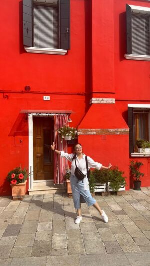 Sulagna Panigrahi Instagram - Take me back to “The sweetness of doing nothing” 😍

#alwaysonvacation #venice #buranoitaly #colourfulisland #bestmemories #hubbywifey #travel #blissful #happiest
